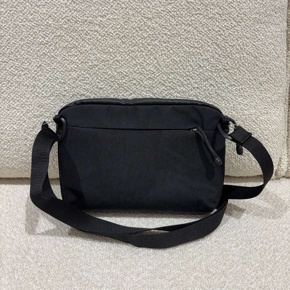 Bellroy Charcoal Belt Bag - Picture 2 of 11